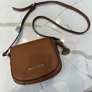 Michael Kors | Crossbody purse | color: luggage / brown